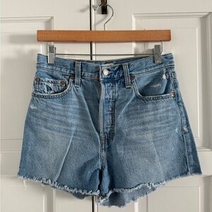 Levi’s Ribcage denim shorts